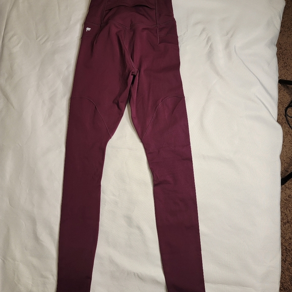 NEW Fabletics Motion 365 Leggings Burgundy Red XS - Picture 2 of 5